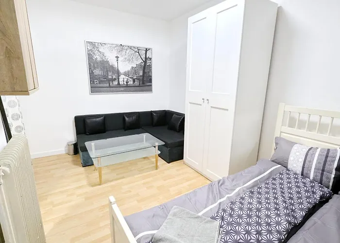 Privatunterkunft Cozy In Stadthalle Area Hb
